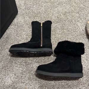 UGG Black Winter Boots with Plush Lining and Front Zipper